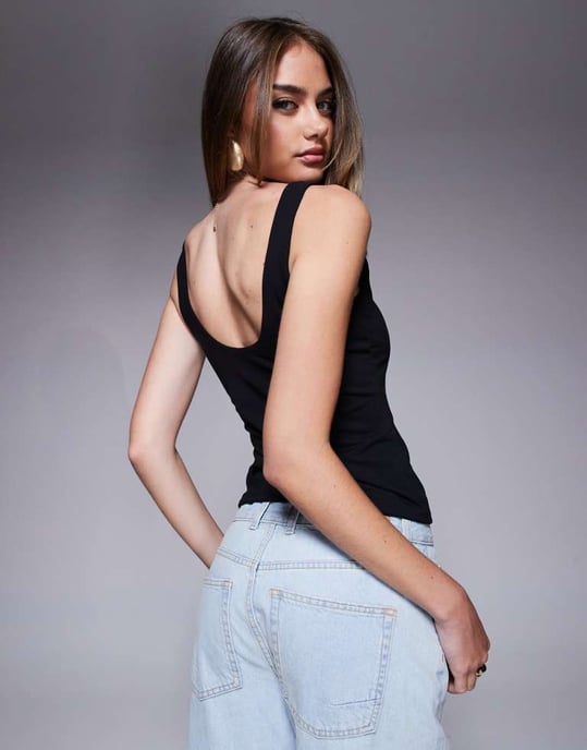 ASOS DESIGN dubbel lager fyrkantig halsringning linne topp i svart - Image 2
