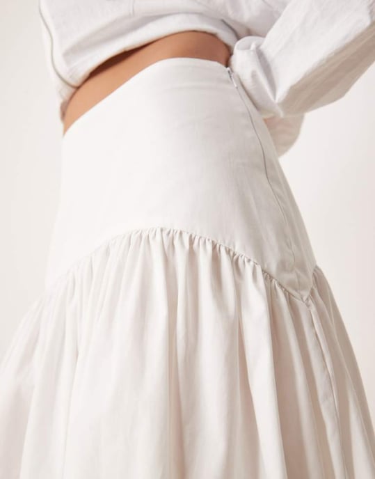 ASOS DESIGN maxikjol med låg midja i vitt - Image 3
