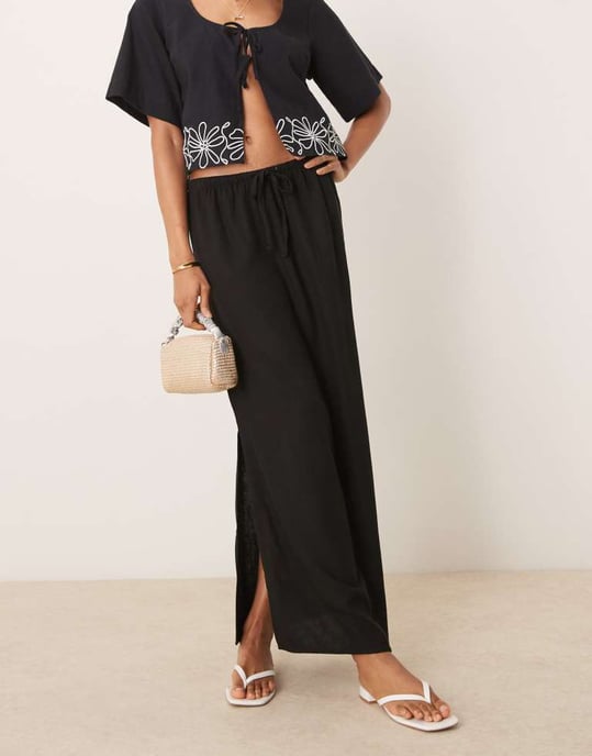 JDY Tall linen blend maxi skirt in black - Image 4