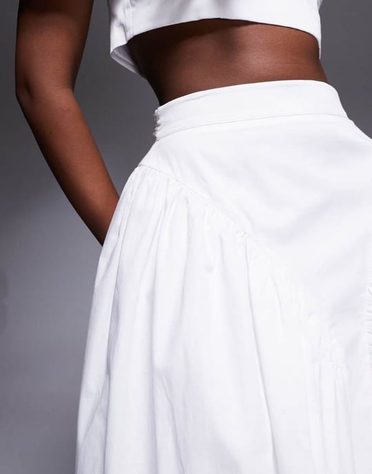 ASOS LUXE co-ord cotton sateen exaggerated maxi skirt with bow back in white - Image 4