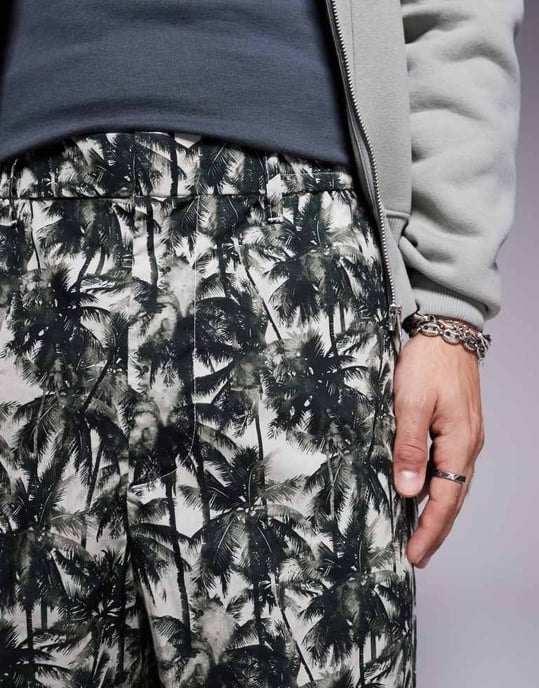 Armani Exchange shorts in green palm print - Image 4