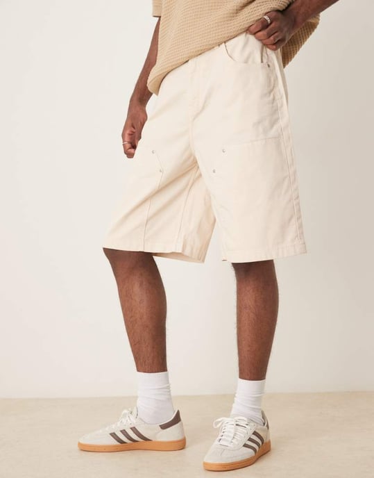 ASOS DESIGN lång längd snickarshorts i ecru - Image 2