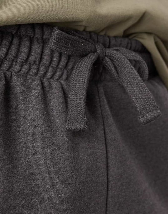 ASOS DESIGN heavyweight längre shorts 400gsm i kolgrå melerad - KOLGRÅ - Image 4