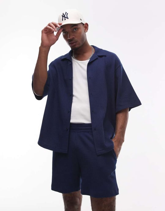 Topman oversized passform våfflade shorts i marinblå - Image 2