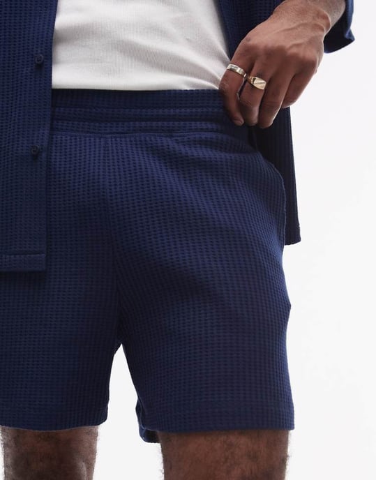 Topman oversized passform våfflade shorts i marinblå - Image 3