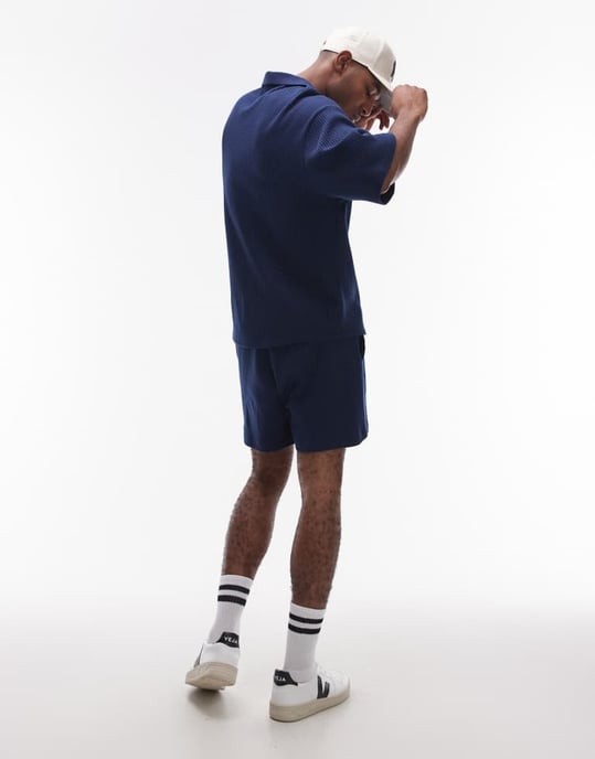 Topman oversized passform våfflade shorts i marinblå - Image 4