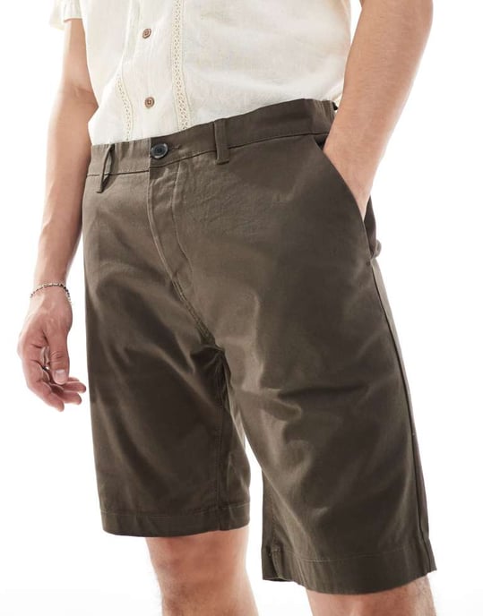 Trådslitna chinoshorts i chokladbrun - Image 2