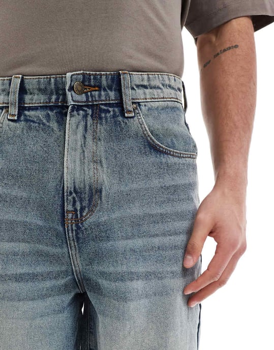 ASOS DESIGN längre denimjorts i ljus tvättad blå med ton - Image 3