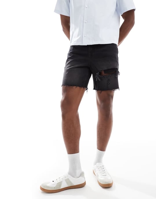 ASOS DESIGN medellånga slim denimshorts med rivningar i tvättad svart - Image 1