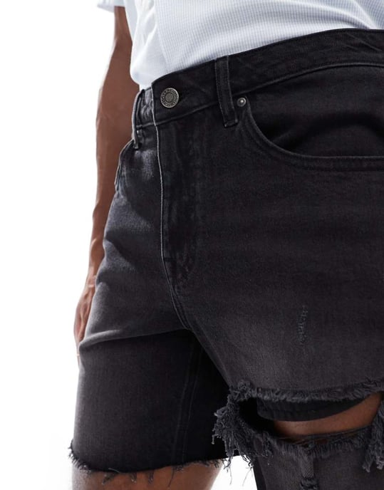 ASOS DESIGN medellånga slim denimshorts med rivningar i tvättad svart - Image 4
