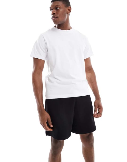 ASOS DESIGN essentiella oversized shorts i svart - Image 2