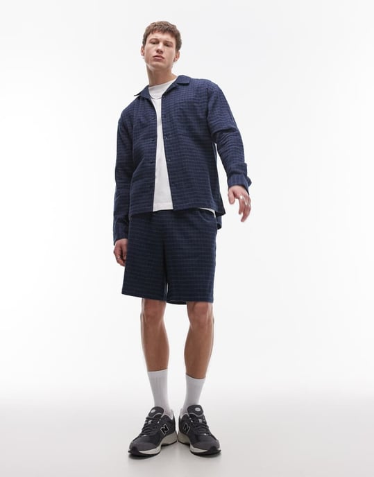 Topman blå rutiga midvikts shorts i marinblå - Image 3