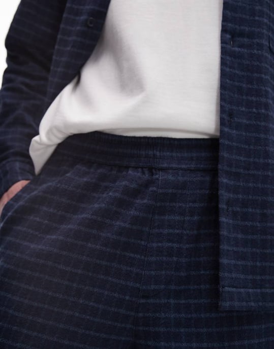 Topman blå rutiga midvikts shorts i marinblå - Image 4
