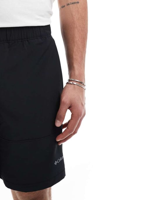 Columbia Hike Color Block-shorts i svart - Image 2