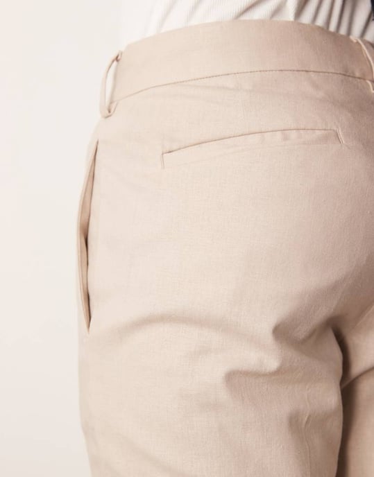 ASOS DESIGN smart slim fit linneblandning shorts i sten - Image 4