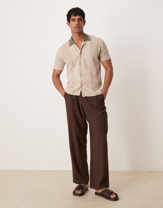 ASOS DESIGN avslappnad boxy knapp-up stickad polo med kontrasterande krage i beige - Image 2