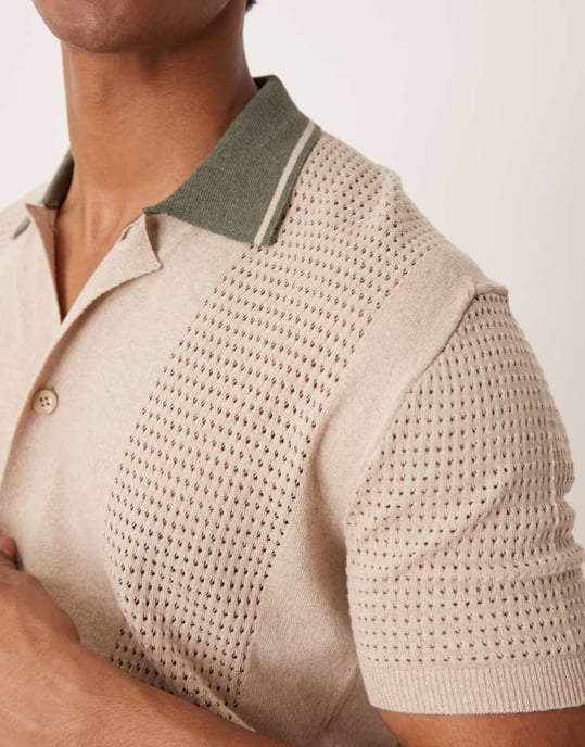 ASOS DESIGN avslappnad boxy knapp-up stickad polo med kontrasterande krage i beige - Image 3