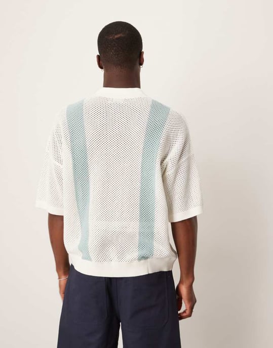ASOS DESIGN oversized airtex-texturerad stickad polo i ecru med blå ränder - Image 3