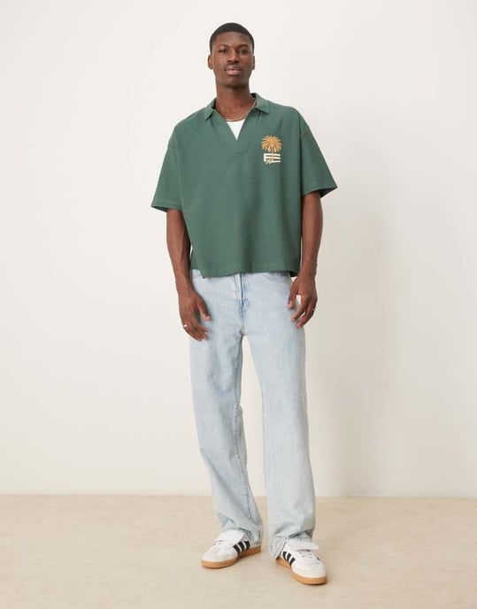 ASOS DESIGN tung boxy oversized våffelstrukturerad polo med palmgrafik i grön - Image 4