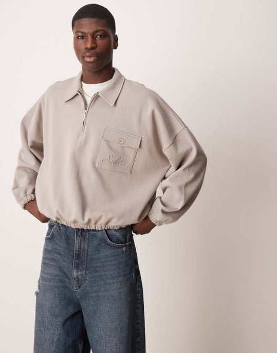ASOS DESIGN oversized boxig polo jumper med broderad ficka i latte - Image 1