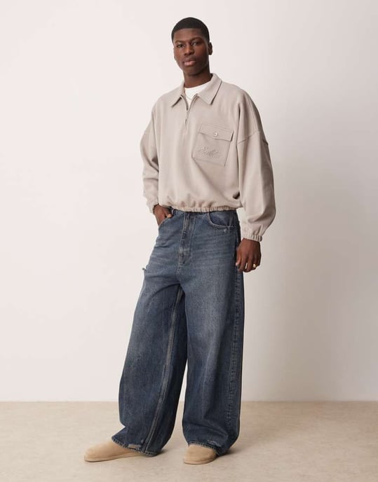 ASOS DESIGN oversized boxig polo jumper med broderad ficka i latte - Image 3