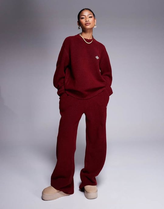 Couture Club koord oversized fluffig stickad tröja i burgundy - Image 4