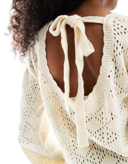 Miss Selfridge stickad pointelle topp med utsvängda ärmar i krämfärg - Image 3