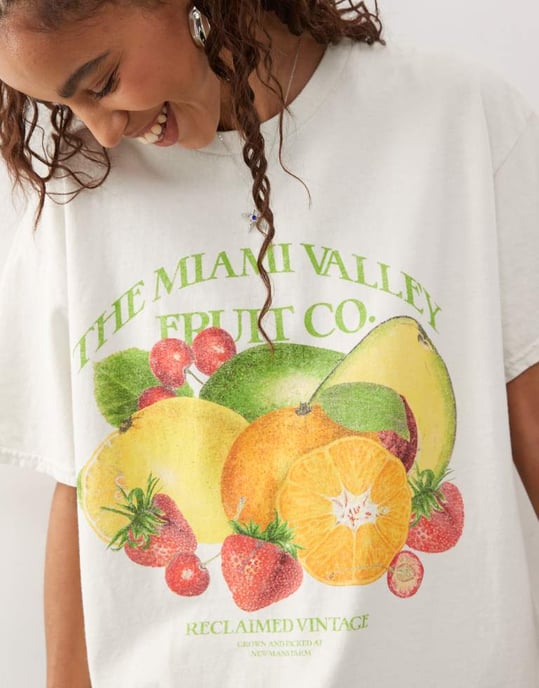 Återvunnen vintage bomullsover-size t-shirt med vintage frukttryck i ecru - Image 2