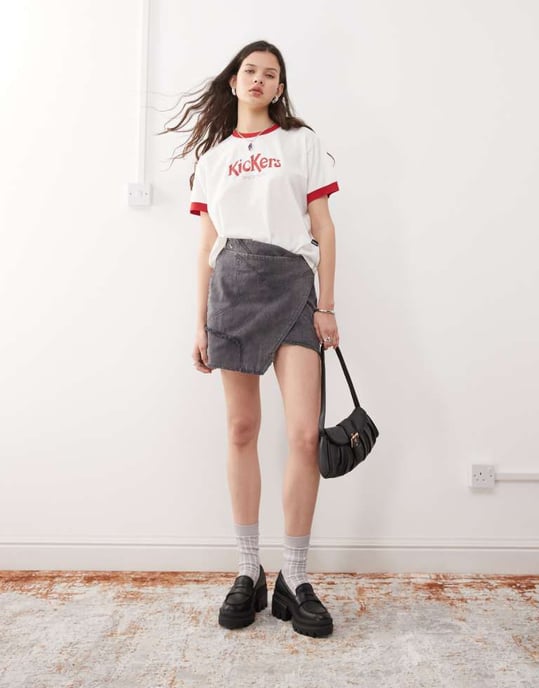 Kickers crop ringer-t-shirt med röd Kickers-logga i vitt - Image 2