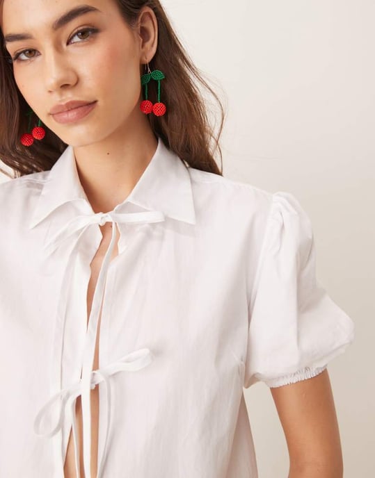 ASOS DESIGN blus med knytning framtill och puffärmar i vitt - Image 2