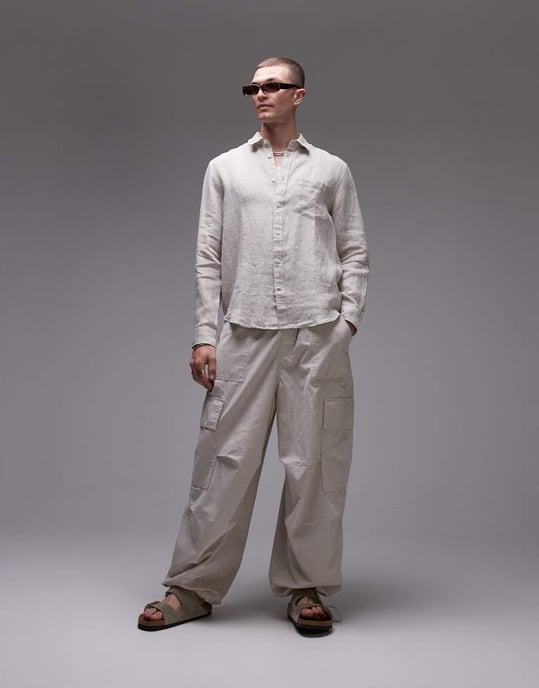 ARKET regular fit linne skjorta i beige - Image 2