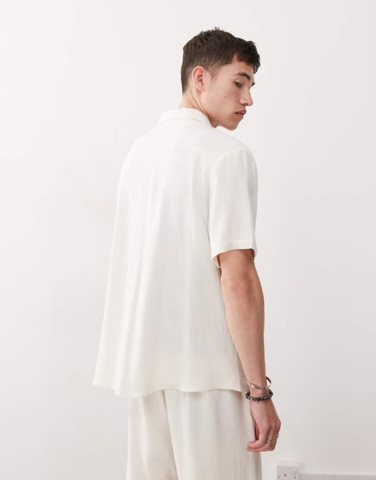 Uppskattad vintage oversized linnemixskjorta i krämfärg - Image 3