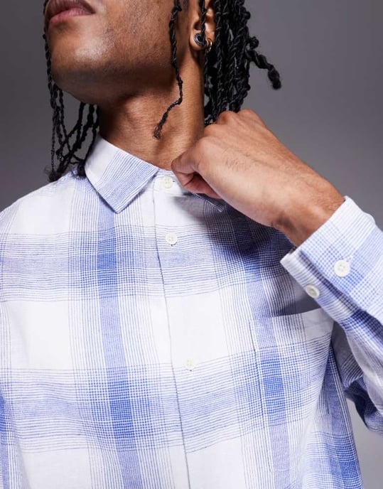 ASOS DESIGN boxy linneblandning regelbunden skjorta med ficka i blått och vitt - Image 2