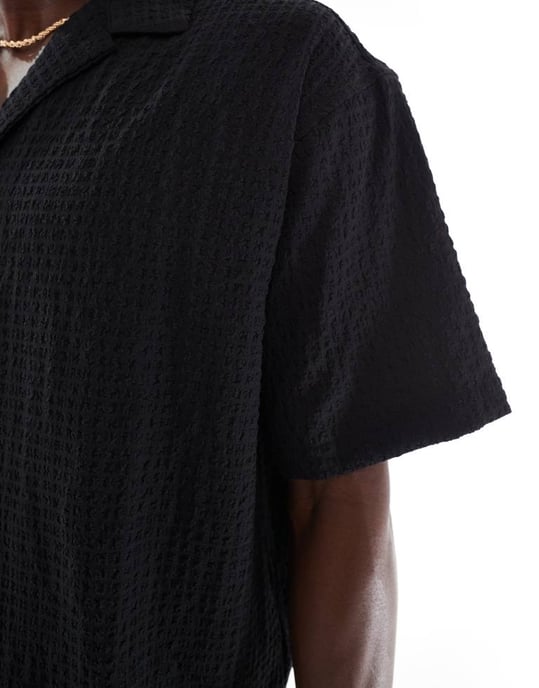 Jack & Jones reverkrage seersucker kortärmad skjorta i svart - Image 4