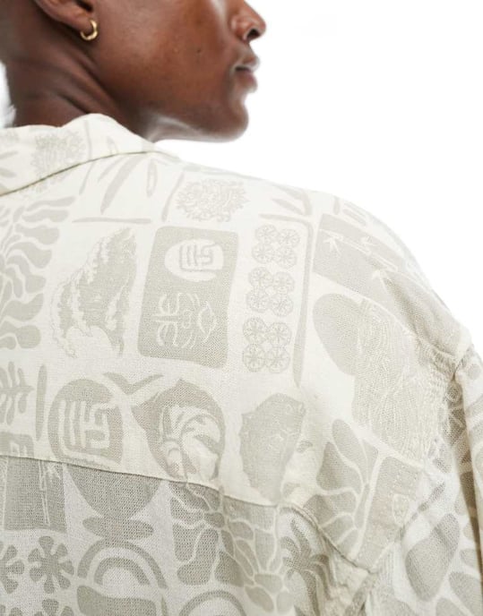 Jack & Jones revere krage linne kortärmad skjorta med havslivstryck i beige - Image 3