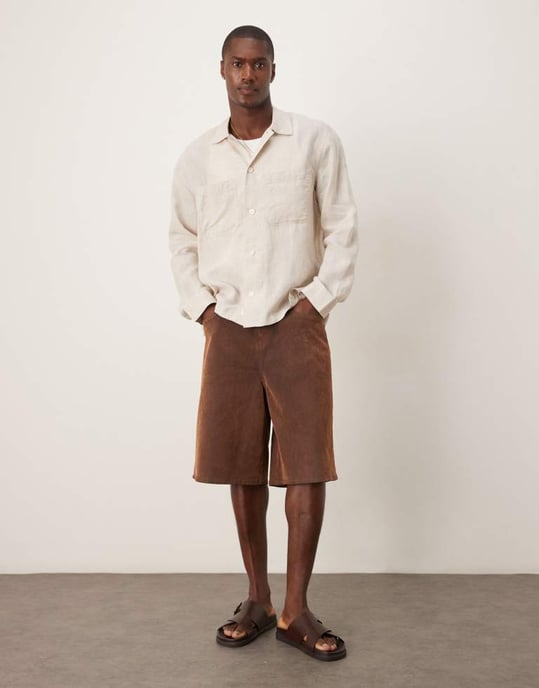 ARKET linneskjorta med frampocketar i beige - Image 2