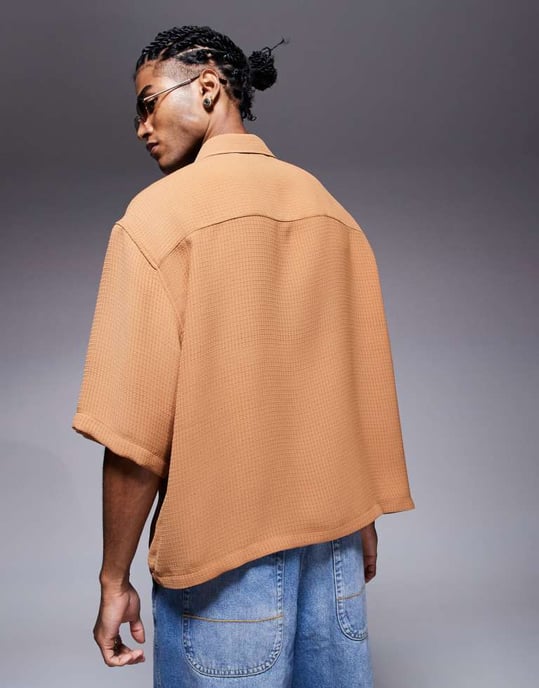 ASOS DESIGN boxy oversized virkade skjorta i beige - Image 4