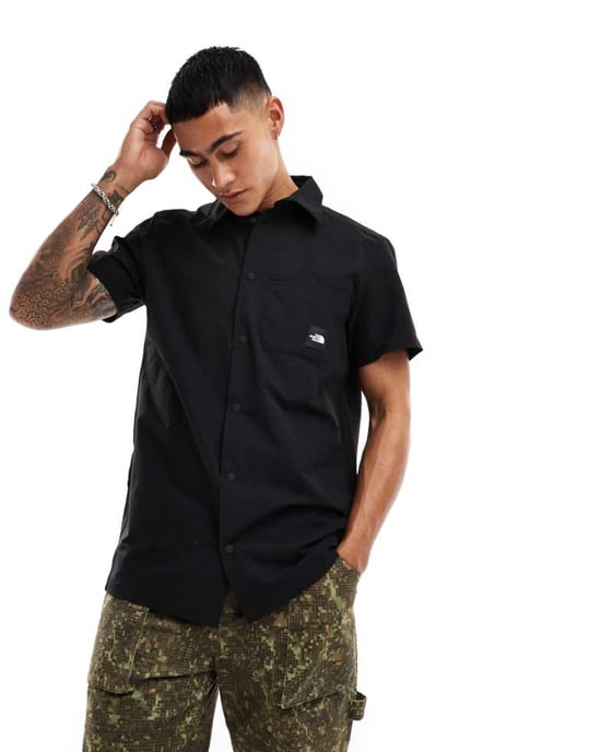 The North Face Murray kortärmad t-shirt med logga och ficka i svart - Image 1