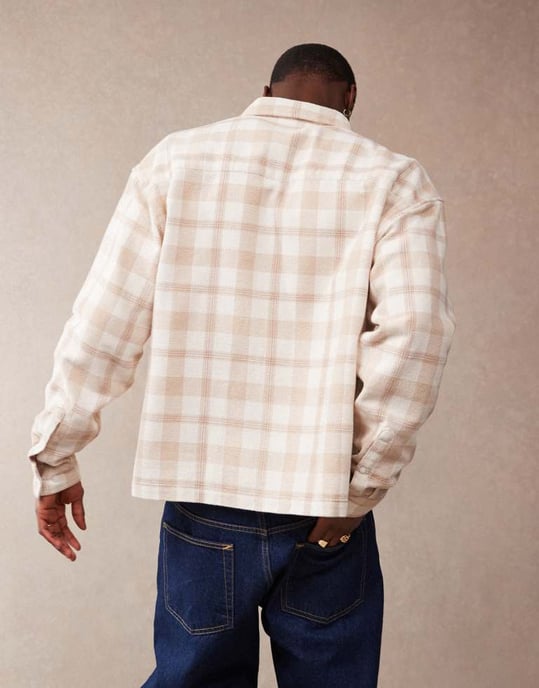 ASOS DESIGN boxig 90-tals oversized texturerad skjorta i neutral rutmönster - Image 3