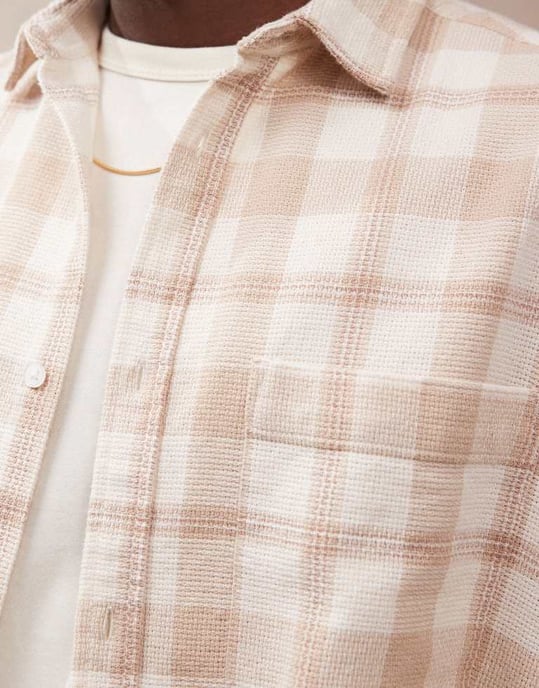 ASOS DESIGN boxig 90-tals oversized texturerad skjorta i neutral rutmönster - Image 4
