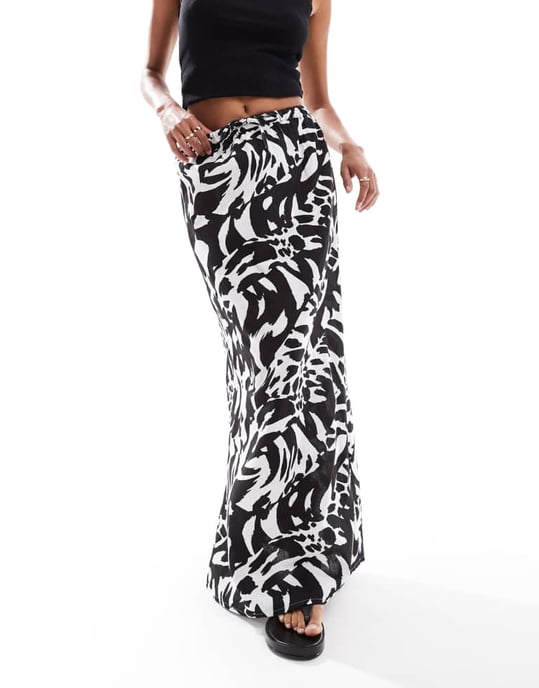 Wednesday Girl's midaxi skirt in animal print - Image 2