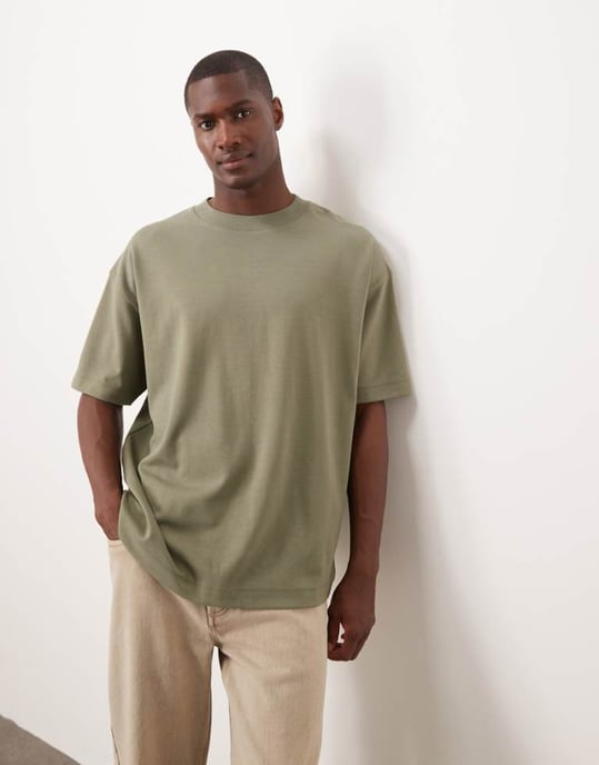 ASOS DESIGN tung oversized t-shirt i khaki mjuk känsla - Image 1