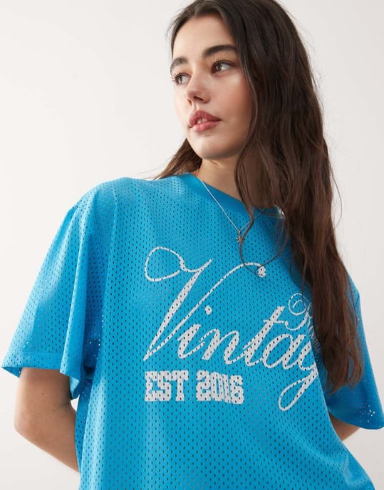 Reclaimed Vintage unisex kortärmad boxy airtex fotbollströja i akvamarinfärg - Image 2