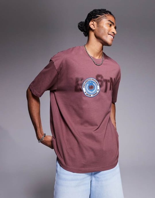 ASOS DESIGN oversized t-shirt med stadsbadge och grafisk design i brun - Image 1