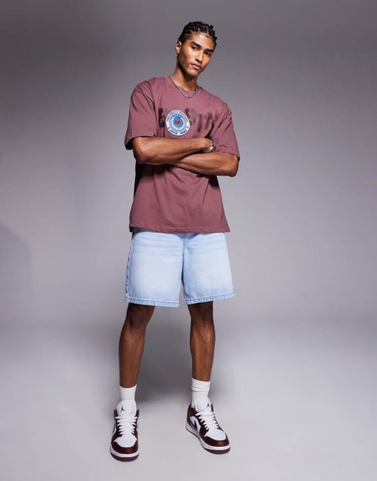 ASOS DESIGN oversized t-shirt med stadsbadge och grafisk design i brun - Image 3