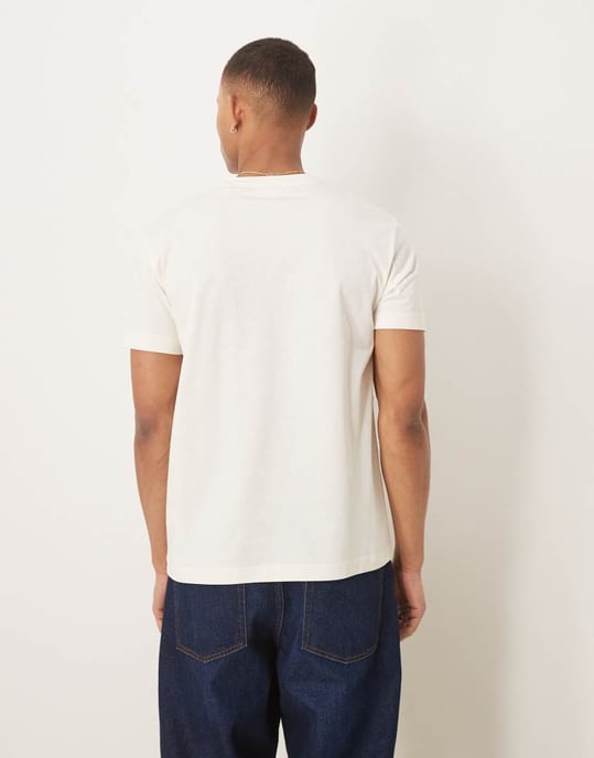 GANT t-shirt med USA-flagga tryck i krämfärg - Image 4