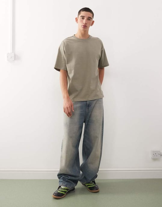 Weekday Stort boxigt oversized t-shirt i khaki - Image 2