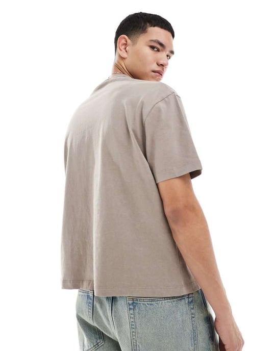 ASOS DESIGN tyngd boxy avslappnad t-shirt i tvättad grå med street-grafik - Image 2
