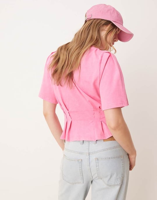 ASOS DESIGN kortärmad korsett-t-shirt med sömnadsdetaljer i tvättad rosa - Image 2