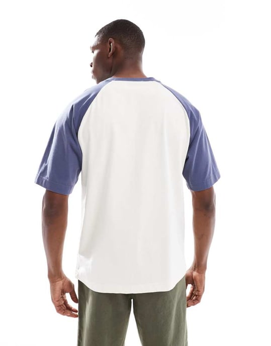 Hollister ikonlogga raglan boxig oversized t-shirt med kontrasterande kant i cream multi - Image 2